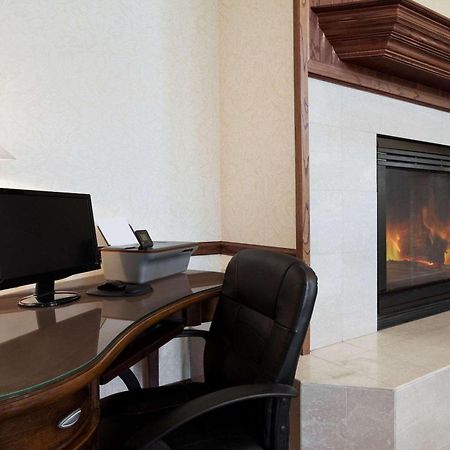 Country Inn & Suites By Radisson Bismarck Waterpark Экстерьер фото