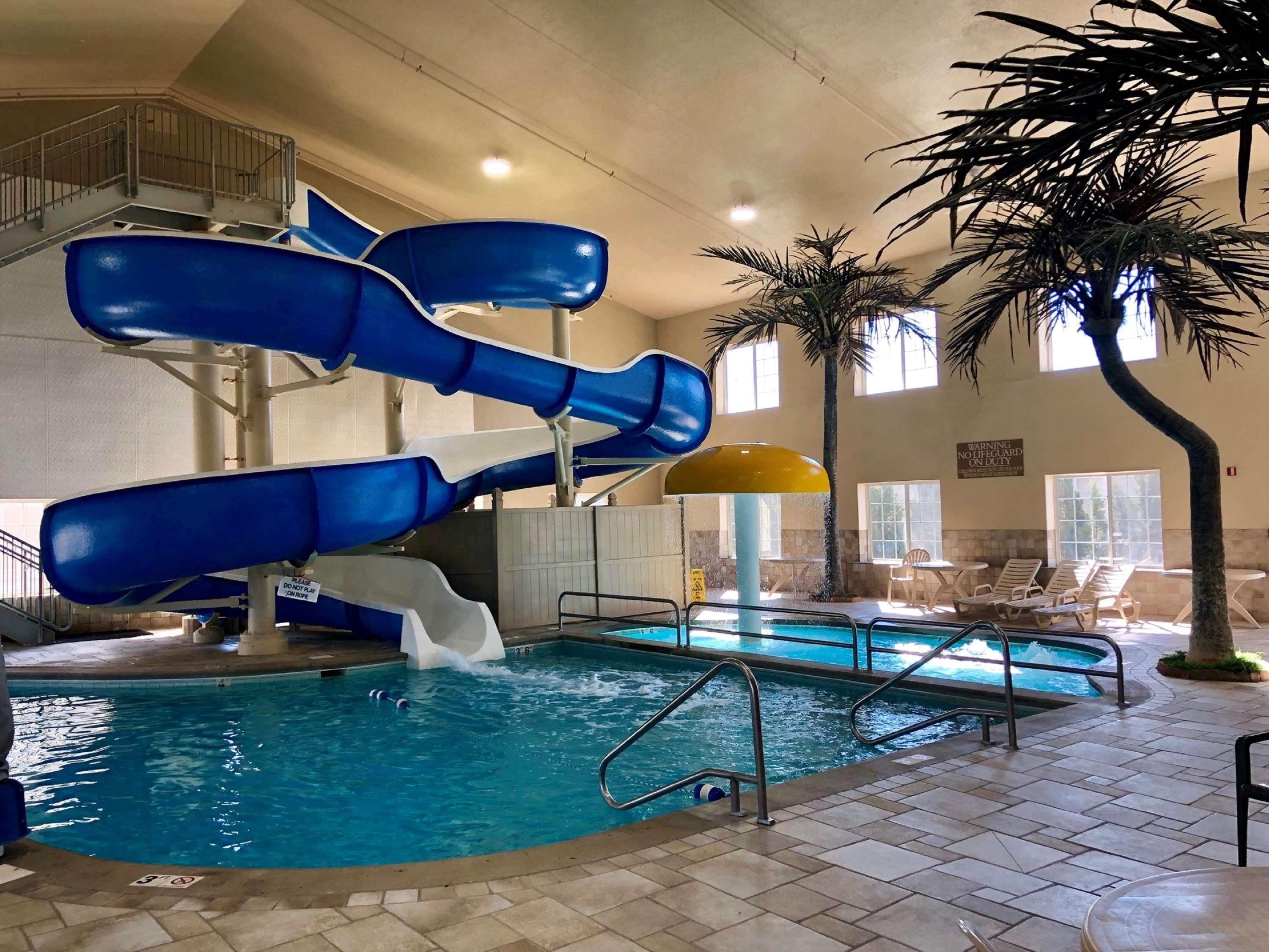 Country Inn & Suites By Radisson Bismarck Waterpark Экстерьер фото