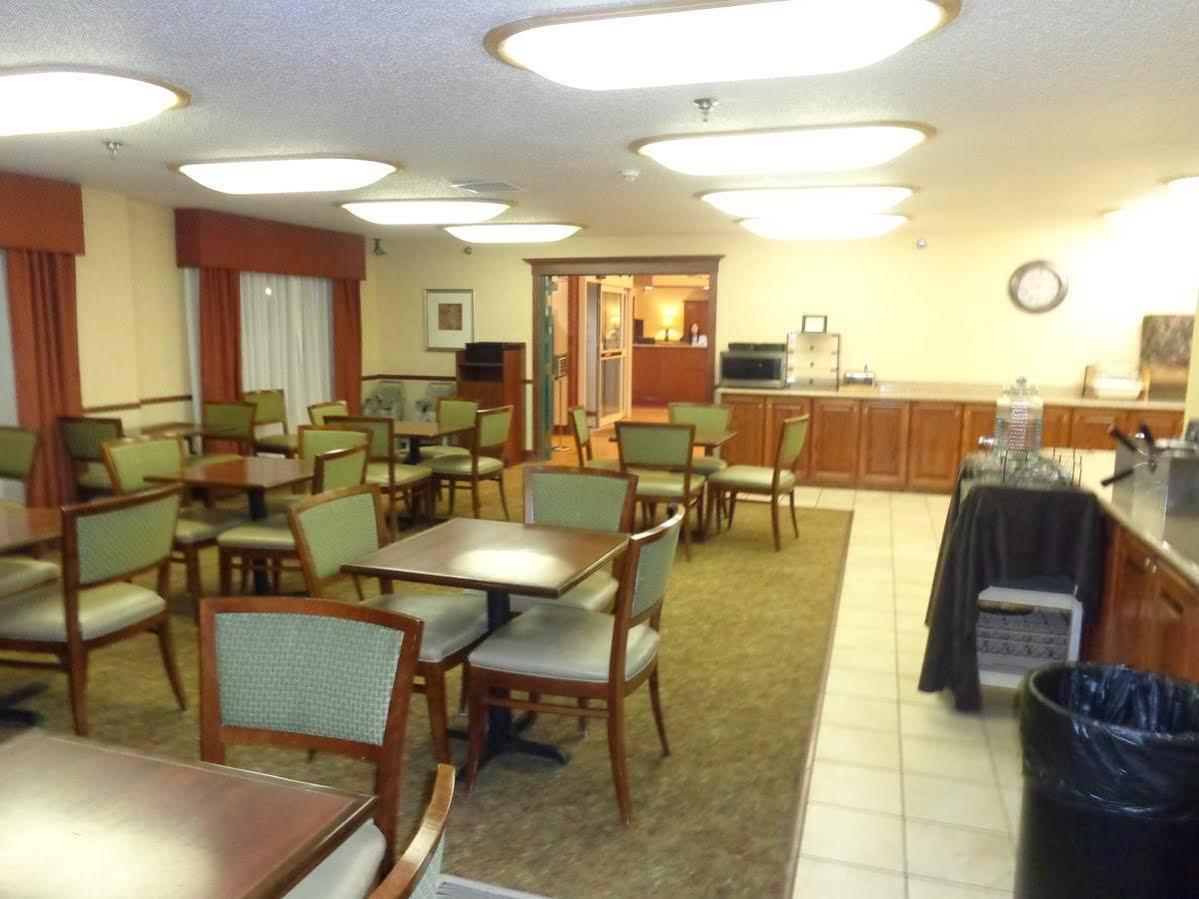 Country Inn & Suites By Radisson Bismarck Waterpark Экстерьер фото